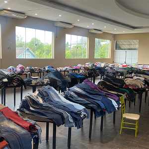 Bazar beneficente terá roupas a R$ 2,50 e bolsas térmicas novas a partir de R$ 5