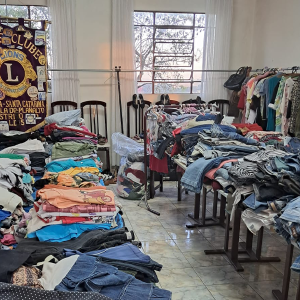 Lions Clube promove bazar em prol de ações sociais