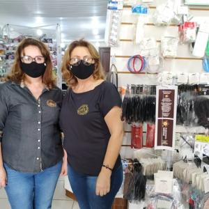 Confecção produz máscaras com tecido antiviral em Mafra