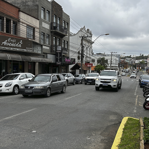 Lei que reduz alíquota do IPVA no Paraná é sancionada; veja o que muda