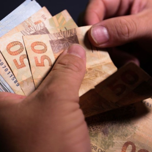 Décimo terceiro salário deve injetar R$ 208 bi na economia