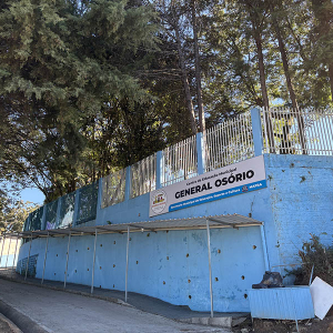 Famílias relatam correria e preocupação com interdição inesperada de escola em Mafra; entenda