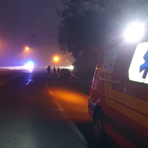Motociclista fica ferida em batida com carro na BR-280