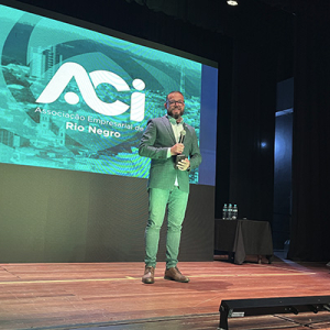 Evento leva soluções em gestão e valorização do comércio local a empresários da região