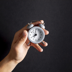 Seria o nosso tempo um emaranhado de horas, embolados em um amargor solitário?