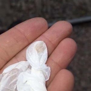 Idosa de 60 anos é flagrada com crack durante abordagem policial