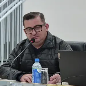 Witinho se incomoda com críticas nas redes sociais e avisa: “Irei representar a cada qual” 