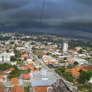 Até 100 milímetros de chuva, vento e granizo: Riomafra e região entram em alerta 