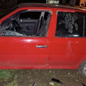 Homem agride mulher com chutes, quebra bens e acaba preso