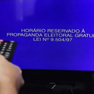 Propaganda eleitoral no rádio e na TV começa nesta sexta; veja horários e tempo dos candidatos
