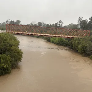 Nível do rio Negro avança rapidamente e sobe mais de 1 metro em 12 horas