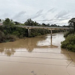 Nível do rio Negro ultrapassa 6 metros e coloca Riomafra em alerta