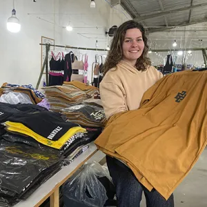 Bazar com roupas a partir de R$ 9,90 movimenta Mafra neste sábado
