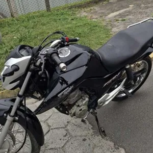 Motocicleta furtada em Itajaí é recuperada durante tentativa de fuga