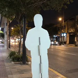 Candidato de papelão? Justiça Eleitoral barra bonecos em vias públicas
