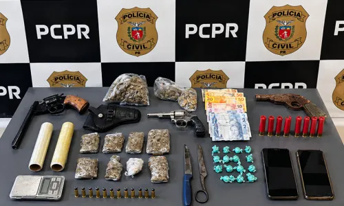 Três pessoas são presas com armas e drogas durante operação policial