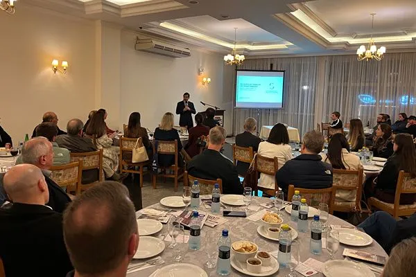 Evento reúne empresários de Mafra para analisar impactos do fim da escala 6x1 e redução da jornada
