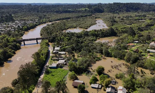 Com famílias ainda em abrigo, Rio Negro decreta situação de emergência