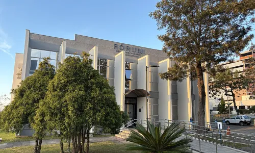 Justiça condena homem que quebrou nariz de vigilante durante discussão em universidade