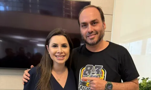 Carlos Bolsonaro e Carol De Toni cumprem agenda em Mafra nesta segunda