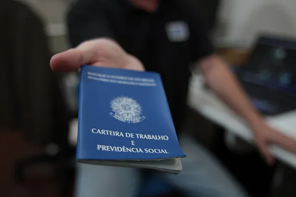 Empresa de proteção veicular abre vaga para consultor de vendas 