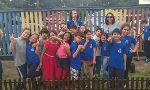 Dia da Árvore é celebrado com plantio, arte e homenagens em escola de Rio Negro