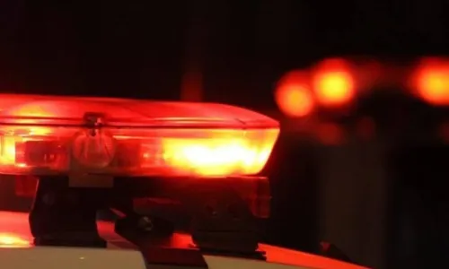 Duas ocorrências de som alto na mesma casa terminam com caixa apreendida