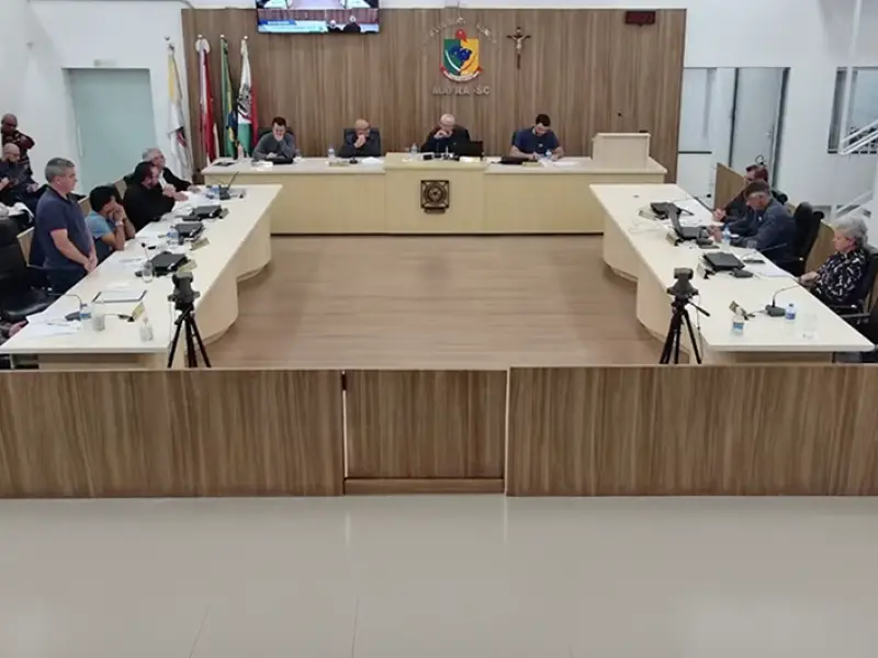 Câmara de Mafra aprova criação de 10 novos cargos na Prefeitura; veja como votou cada vereador