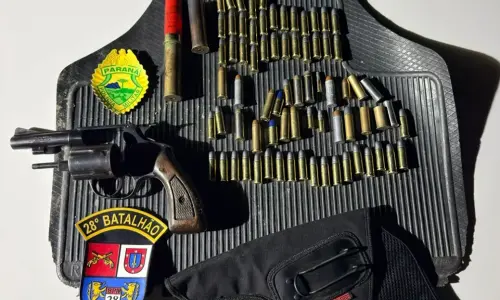Motorista é flagrado com revólver e oferece R$ 10 mil a cada policial para ser liberado
