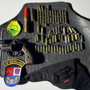 Motorista é flagrado com revólver e oferece R$ 10 mil a cada policial para ser liberado