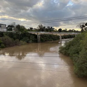 Nível do rio Negro ultrapassa 8 metros e segue subindo