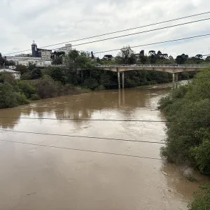 Previsão de chuva até o feriado aumenta preocupação na região