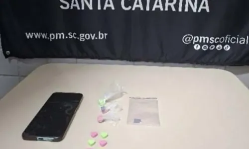 Jovem é preso por suspeita de tráfico de drogas em Mafra