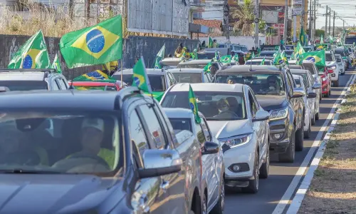 Caminhada, carreata e bloquinho em apoio a Flávio Bolsonaro movimentam Mafra neste sábado