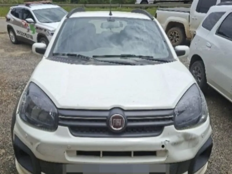 Carro furtado de barracão é recuperado pela Polícia Militar em Mafra