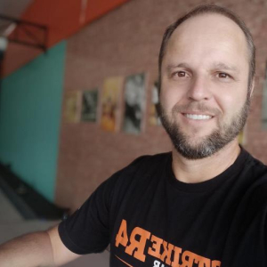 Empresário encara isolamento como desafio e compartilha estratégias com empreendedores