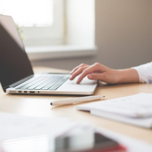 Sine está com vagas abertas para assistente administrativo e mecânico