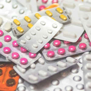 Câmara aprova liberação de medicamentos sem registro durante pandemia