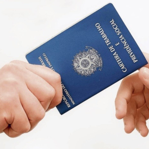 Empresa abre vaga de emprego para analista de departamento pessoal