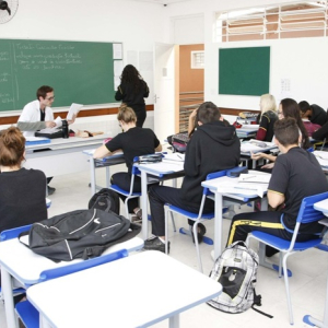Inscrições para PSS de professores no Paraná são adiadas para quarta-feira