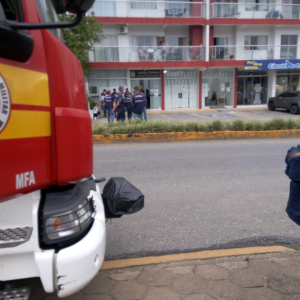 Corpo de Bombeiros em prontidão no Cartório Eleitoral de Mafra
