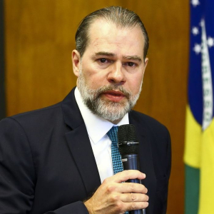 Toffoli defende saída “diagonal” para isolamento por novo coronavírus