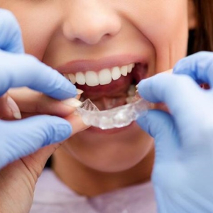 Clínica oferece tratamento inovador para alinhamento dentário em Mafra