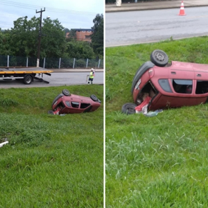 Carro capota e é abandonado na BR-116, em Rio Negro