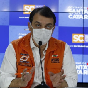 Governador libera setor automotivo da quarentena em Santa Catarina 
