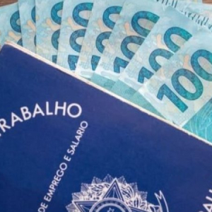 Primeira parcela do 13º salário deve ser paga até hoje
