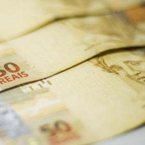 Ajuda emergencial não pode ser debitada para quitar dívidas, diz Caixa