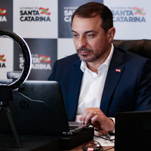 Santa Catarina terá toque de recolher e novas restrições contra covid-19