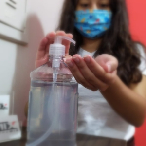 Saiba como guardar o álcool gel para que ele não perca suas propriedades