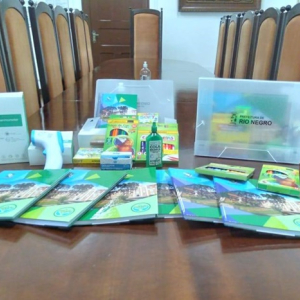 Rio Negro prepara kits escolares para alunos da rede municipal